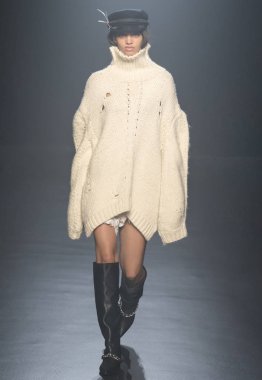 Rehberleri ve Voltaire göstermek, pist, Sonbahar Kış 2018, New York Fashio