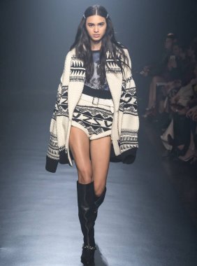 Rehberleri ve Voltaire göstermek, pist, Sonbahar Kış 2018, New York Fashio