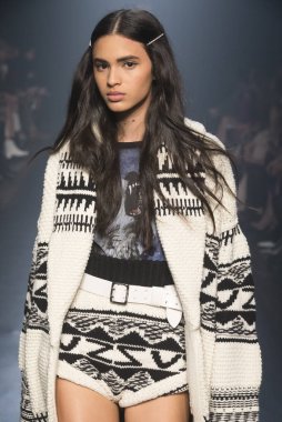 Rehberleri ve Voltaire göstermek, pist, Sonbahar Kış 2018, New York Fashio