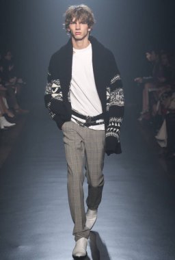 Rehberleri ve Voltaire göstermek, pist, Sonbahar Kış 2018, New York Fashio