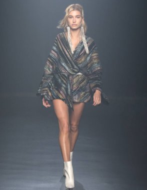 Rehberleri ve Voltaire göstermek, pist, Sonbahar Kış 2018, New York Fashio