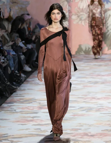 Zimmermann show - sonbahar kış 2018, New York Moda Haftası