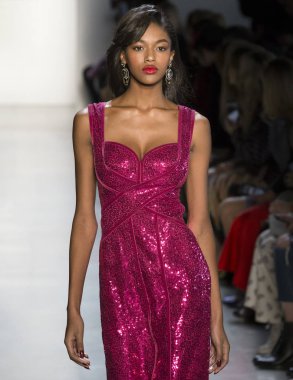 Tadashi Shoji show - sonbahar kış 2018, New York Moda Haftası