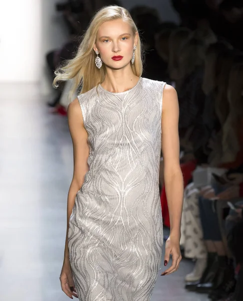 Tadashi Shoji Pokaż - jesień zima 2018, New York Fashion Week — Zdjęcie stockowe