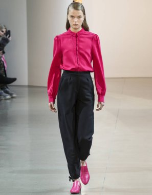 Öğlene kadar Noor show - sonbahar kış 2018, New York Moda Haftası