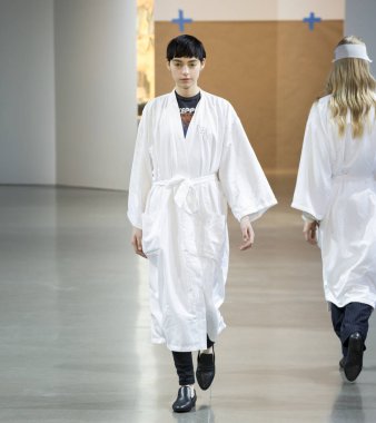 Öğlene kadar Noor show - sonbahar kış 2018, New York Moda Haftası