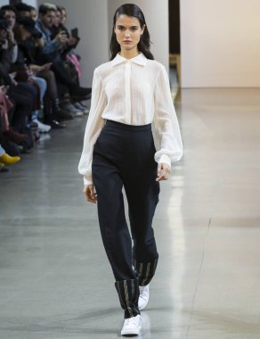 Öğlene kadar Noor show - sonbahar kış 2018, New York Moda Haftası