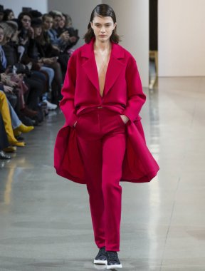 Öğlene kadar Noor show - sonbahar kış 2018, New York Moda Haftası