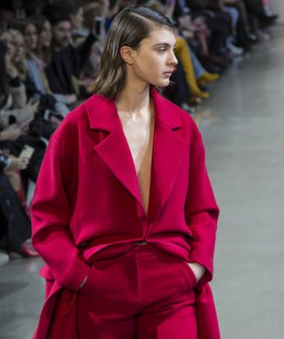 Öğlene kadar Noor show - sonbahar kış 2018, New York Moda Haftası