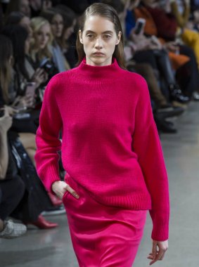 Öğlene kadar Noor show - sonbahar kış 2018, New York Moda Haftası