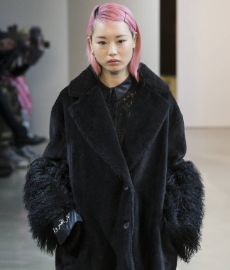 Öğlene kadar Noor show - sonbahar kış 2018, New York Moda Haftası