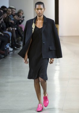 Öğlene kadar Noor show - sonbahar kış 2018, New York Moda Haftası