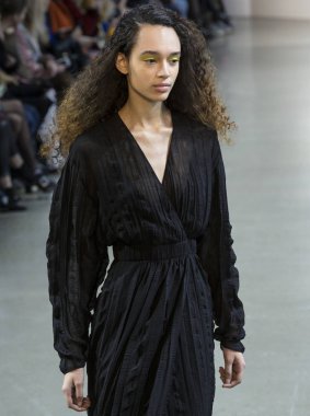 Öğlene kadar Noor show - sonbahar kış 2018, New York Moda Haftası