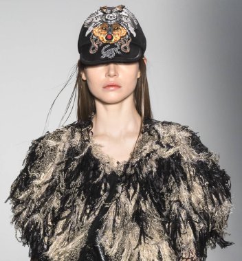 Custo Barcelona show - sonbahar kış 2018, New York Moda Haftası