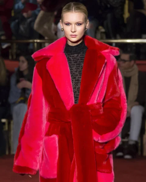 Show de Christian Siriano - Otoño Invierno 2018, Semana de la Moda de Nueva York — Foto de Stock