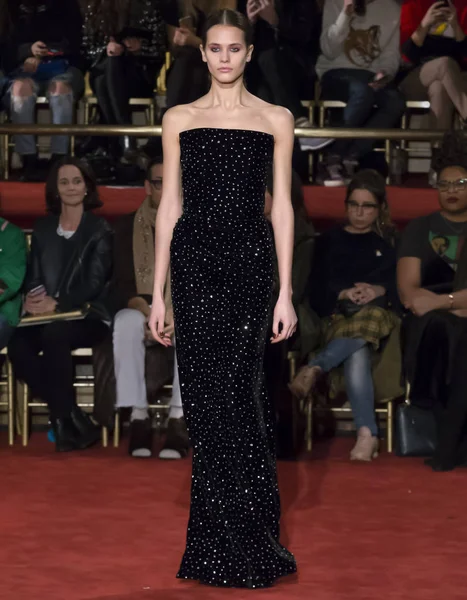 Christian Siriano show - sonbahar kış 2018, New York Moda Haftası