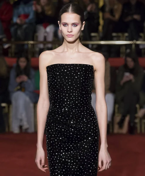 Show de Christian Siriano - Otoño Invierno 2018, Semana de la Moda de Nueva York — Foto de Stock