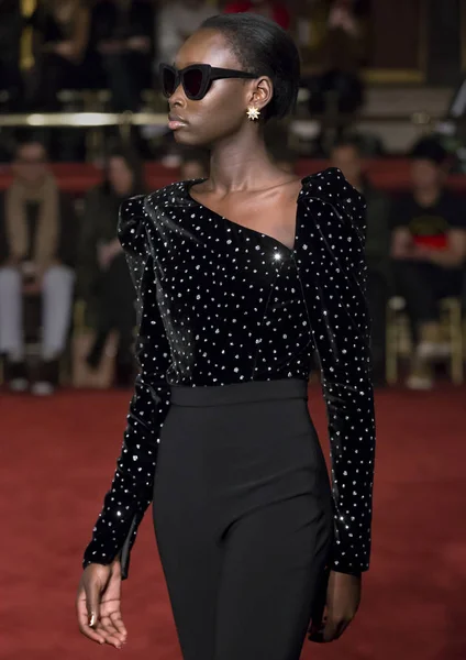 Show de Christian Siriano - Otoño Invierno 2018, Semana de la Moda de Nueva York — Foto de Stock