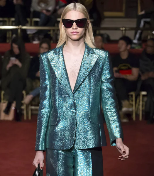 Christian Siriano show - sonbahar kış 2018, New York Moda Haftası