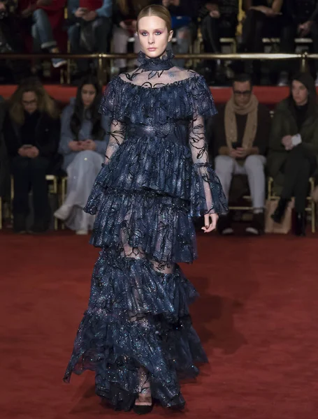 Christian Siriano show - őszi téli 2018-ban, New York-i Fashion Week — Stock Fotó