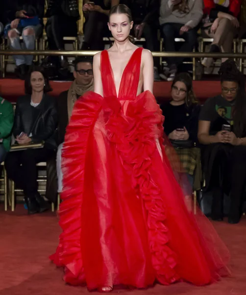 Show de Christian Siriano - Otoño Invierno 2018, Semana de la Moda de Nueva York — Foto de Stock