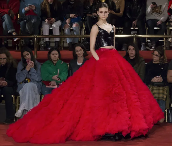 Christian Siriano show - sonbahar kış 2018, New York Moda Haftası
