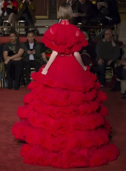 Show de Christian Siriano - Otoño Invierno 2018, Semana de la Moda de Nueva York — Foto de Stock