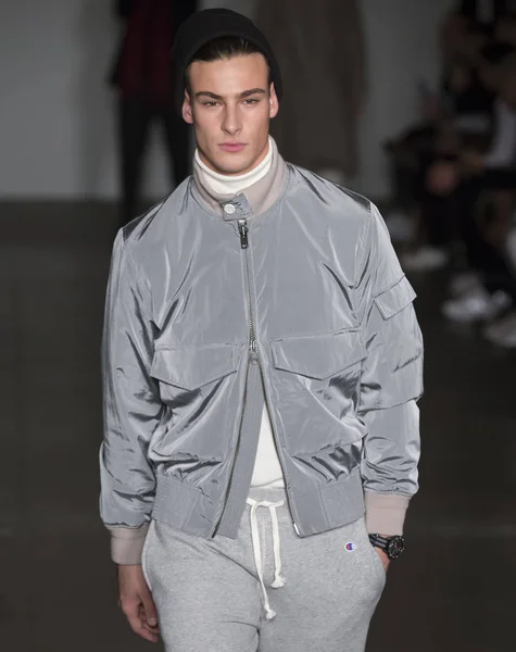 Todd Snyder - Hombres Otoño Invierno 2018 Mens Show — Foto de Stock