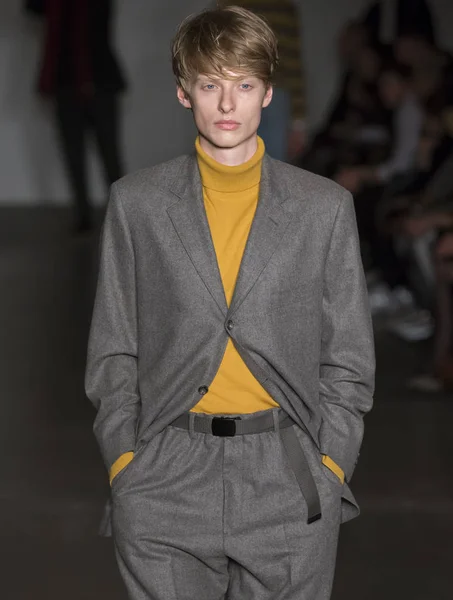 Todd Snyder - Hombres Otoño Invierno 2018 Mens Show —  Fotos de Stock