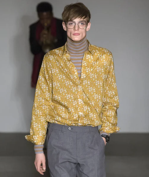 Todd Snyder - Hombres Otoño Invierno 2018 Mens Show — Foto de Stock