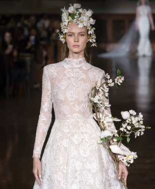Reem Acra - 2019 bahar koleksiyonu - New York moda hafta Brida