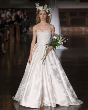 Reem Acra - 2019 bahar koleksiyonu - New York moda hafta Brida