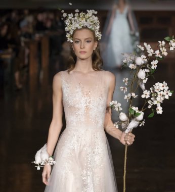 Reem Acra - 2019 bahar koleksiyonu - New York moda hafta Brida