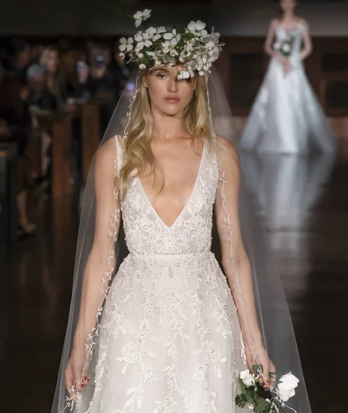 Reem Acra - Coleção Primavera 2019 - New York Fashion Week Brida — Fotografia de Stock