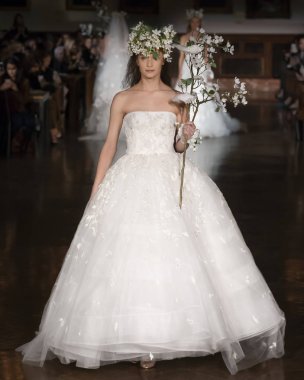 Reem Acra - 2019 bahar koleksiyonu - New York moda hafta Brida