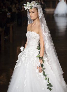 Reem Acra - 2019 bahar koleksiyonu - New York moda hafta Brida