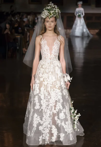 Reem Acra - Coleção Primavera 2019 - New York Fashion Week Brida — Fotografia de Stock