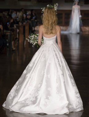 Reem Acra - 2019 bahar koleksiyonu - New York moda hafta Brida