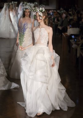 Reem Acra - 2019 bahar koleksiyonu - New York moda hafta Brida