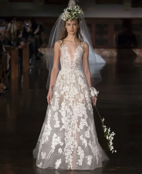 Reem Acra - 2019 bahar koleksiyonu - New York moda hafta Brida