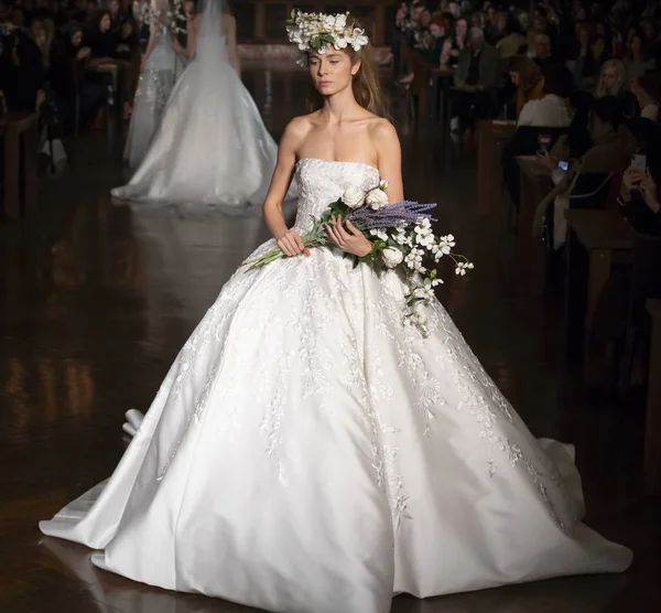 Reem Acra - 2019 bahar koleksiyonu - New York moda hafta Brida