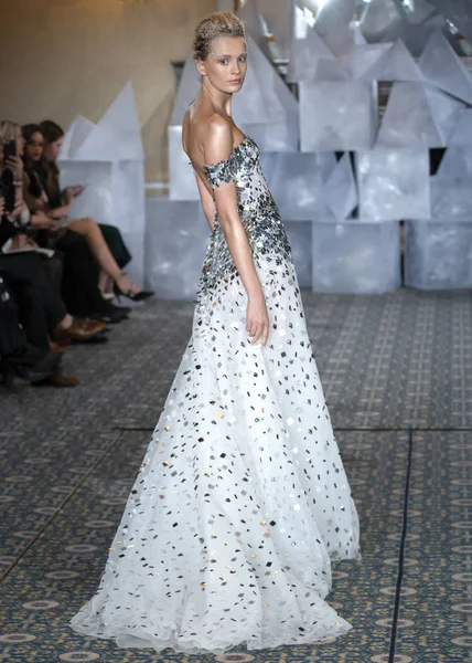 Mira Zwillinger - Spring 2019 Collection - New York Fashion Week — Stock Photo, Image