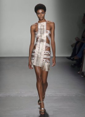 Custo Barcelona 2020 Yaz Pist Şovu