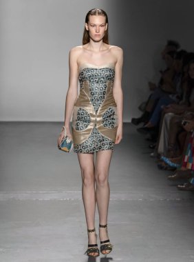 Custo Barcelona 2020 Yaz Pist Şovu