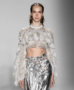 Custo Barcelona 2020 Yaz Pist Şovu