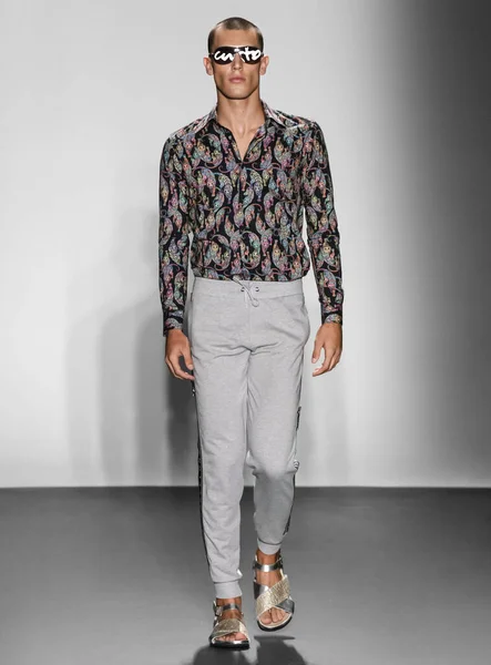 Custo Barcelona 2020 Spring Summer Runway Show — Φωτογραφία Αρχείου