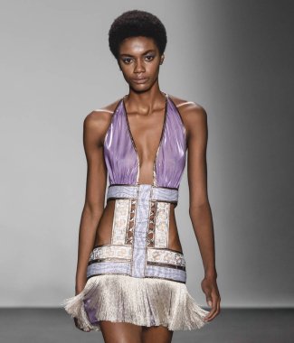 Custo Barcelona 2020 Yaz Pist Şovu