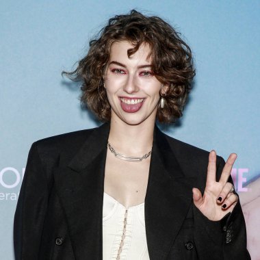 'The L Word: Generation Q' TV gala programı, Geliş, Regal Cin