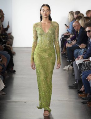 Pamella Roland 2020 Yaz Pist Şovu