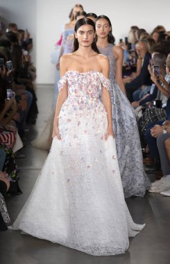 Pamella Roland 2020 Yaz Pist Şovu